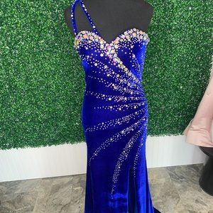 BNWT Non-Branded Size 2 Prom Dress